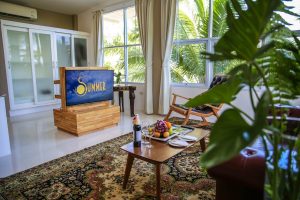 Summer_resort_room_tv